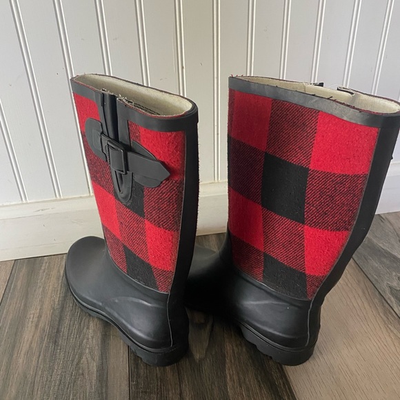 Red plaid Rain boots sz 7 - Picture 3 of 4